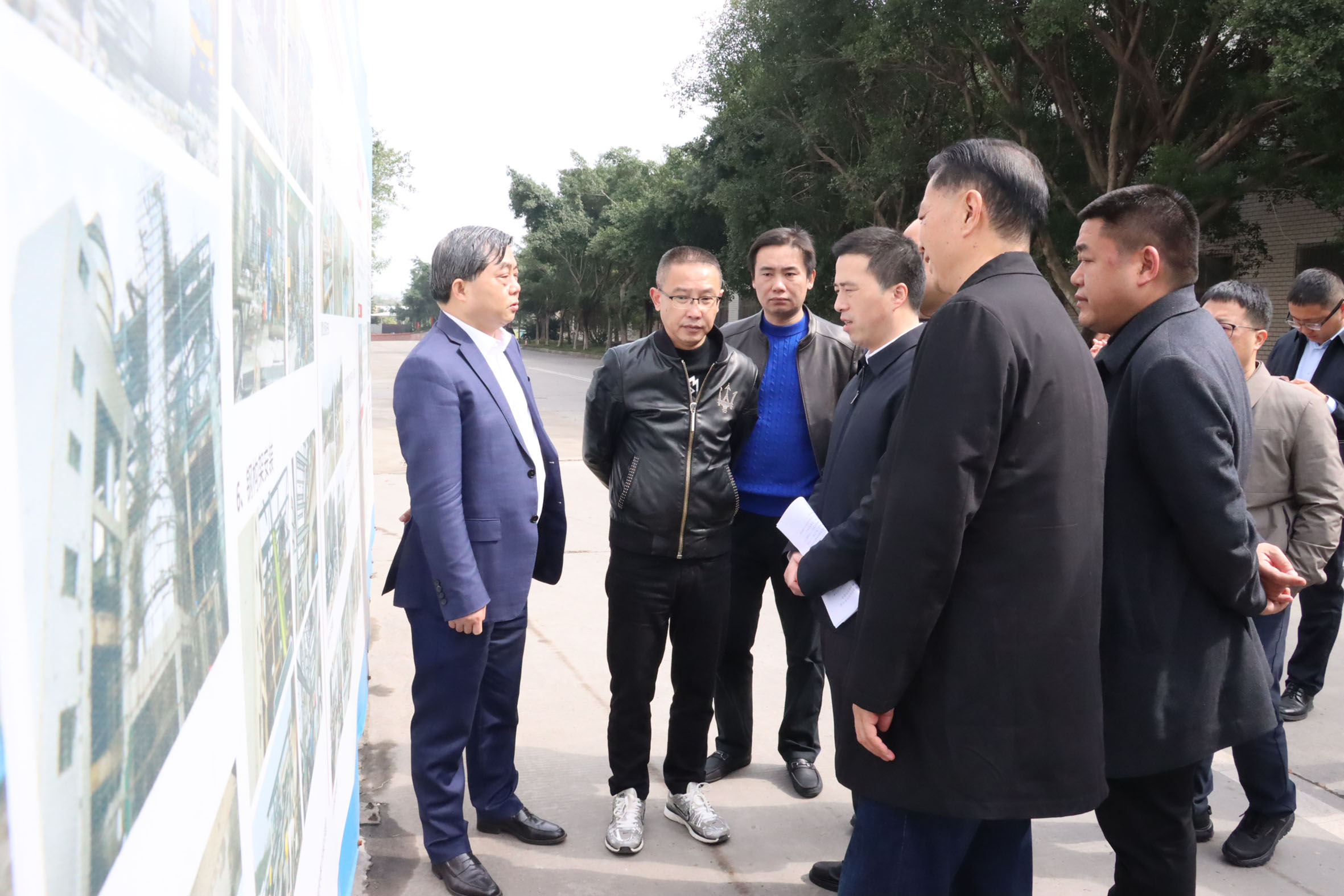 自贡市生态环境局局长王红军一行莅临久大自贡制盐区督导环保工作