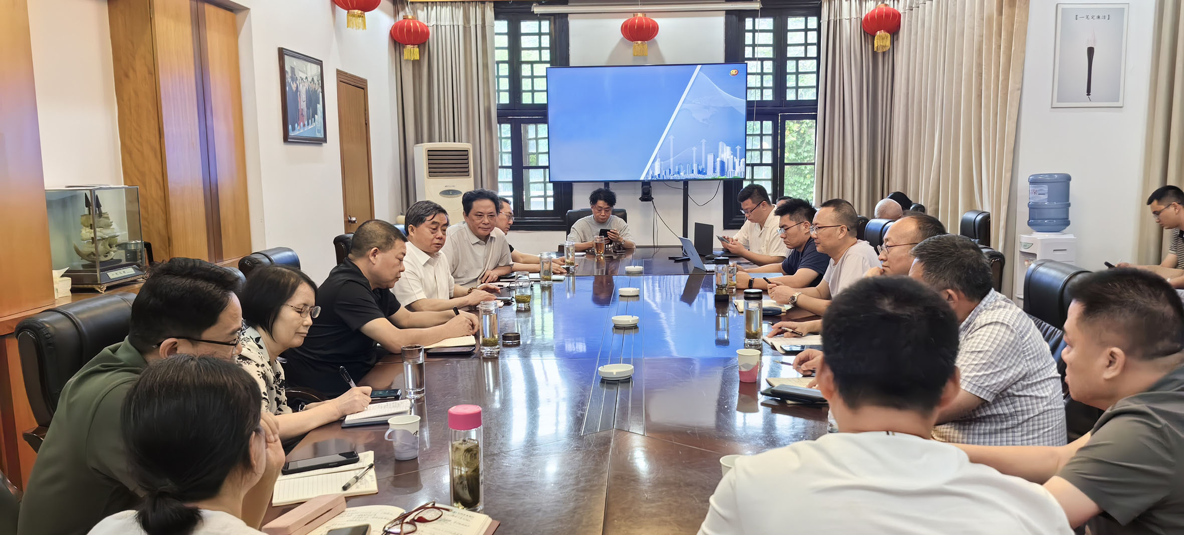 集团公司召开小袋盐拓销与区域竞争态势专题工作会